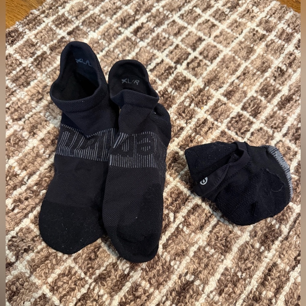 Two Pairs Of Men’s Lulu Ankle Socks